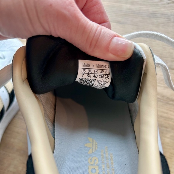 Adidas Superstar Sneakers NWOT - Picture 8 of 8